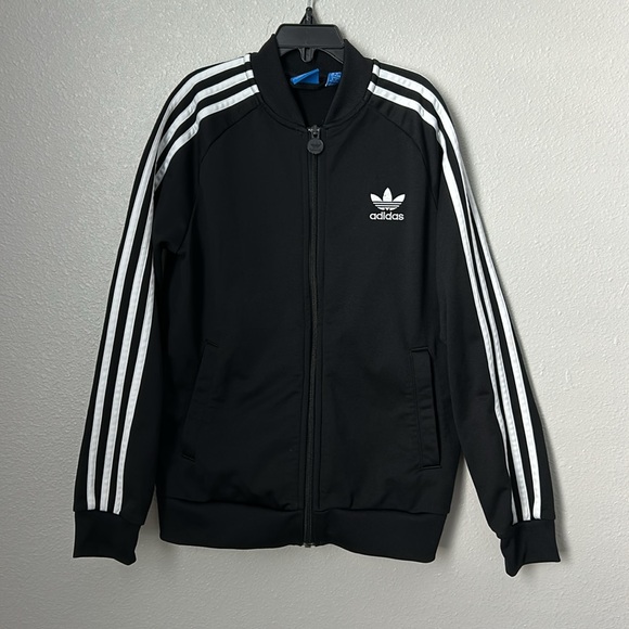 Cute Adidas jacket with a zipper - Picture 1 of 7